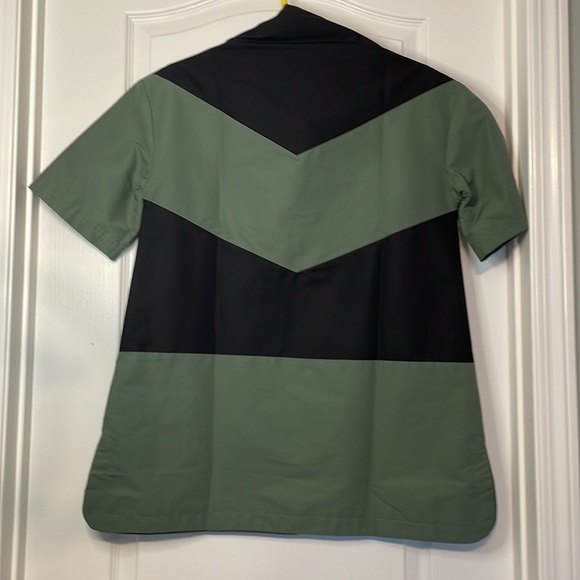 Reebok Athletic Top - Picture 5 of 8